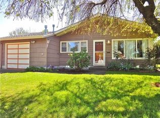 9208 SE Pine St, Portland, OR 97216