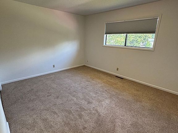 5th image of 221 21st St W #1