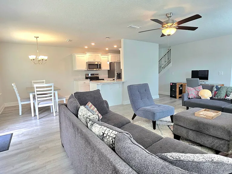 380 Hilburn Ln — Photo 10
