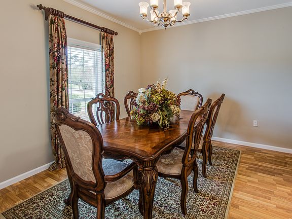 4th image of 1065 Lauren Logan Ln