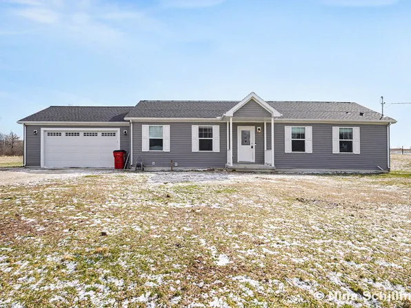 2406 Newaygo Rd, Casnovia, MI 49318