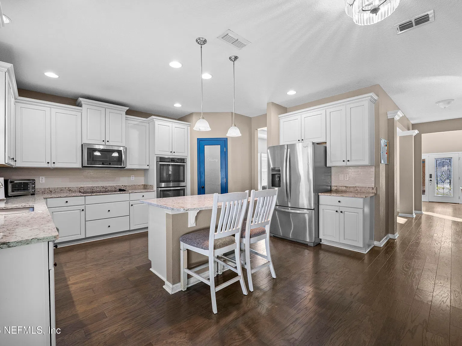 5 bed, 2.5 bath, 3654 sqft, $2,950 — Photo 4