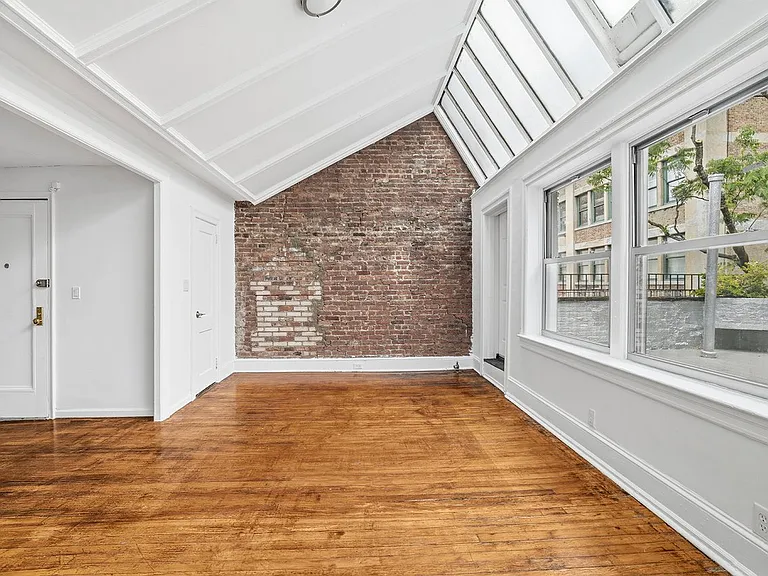 213 W 13th St #5C — Photo 5