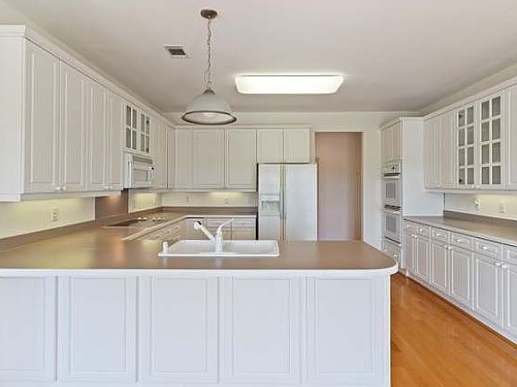 3rd image of 4372 Hope Plantation Dr