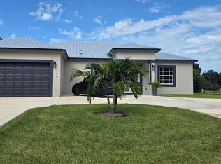 196 SW Paar Dr, Port Saint Lucie, FL 34953