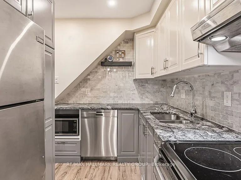 409 Montfort St #4 — Photo 14