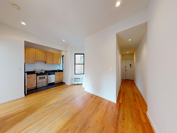 5th image of 417 E 65th St APT 27