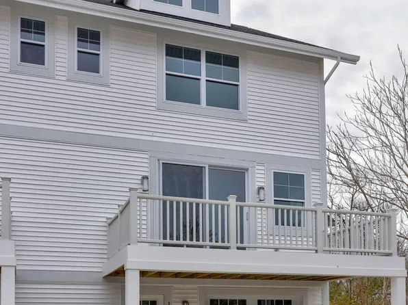 140 Kewatin Ct #12, Douglas, MI 49406