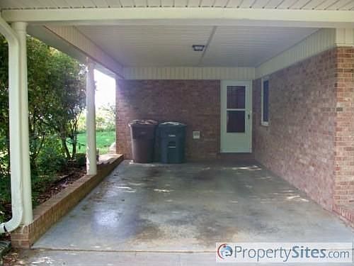 3rd image of 1108 Glynis Ln