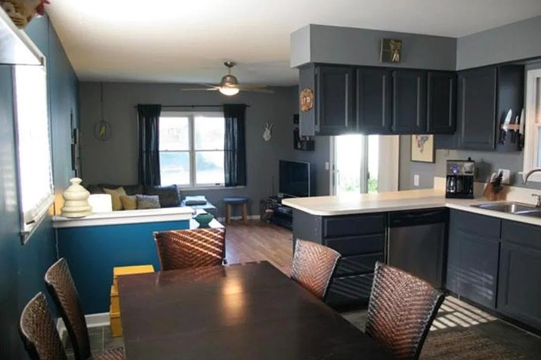 1414 Donald Ave — Photo 2