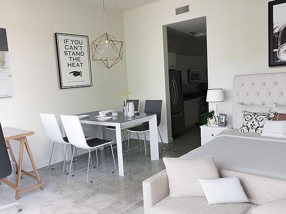 4th image of 238 S Arroyo Pkwy Unit 317