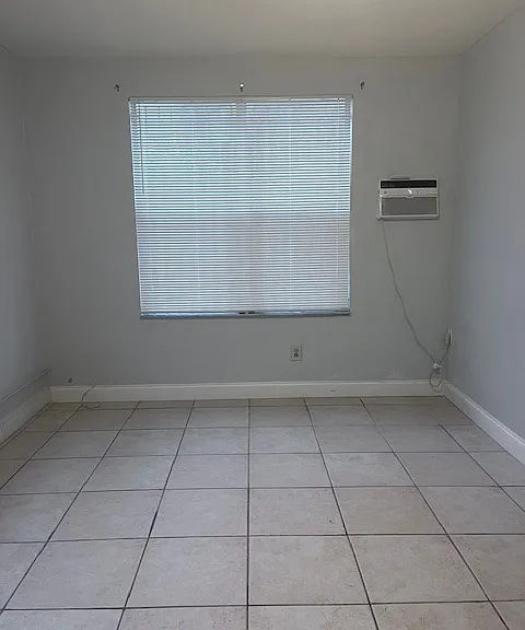 215 Calabria Ave #6 — Photo 4