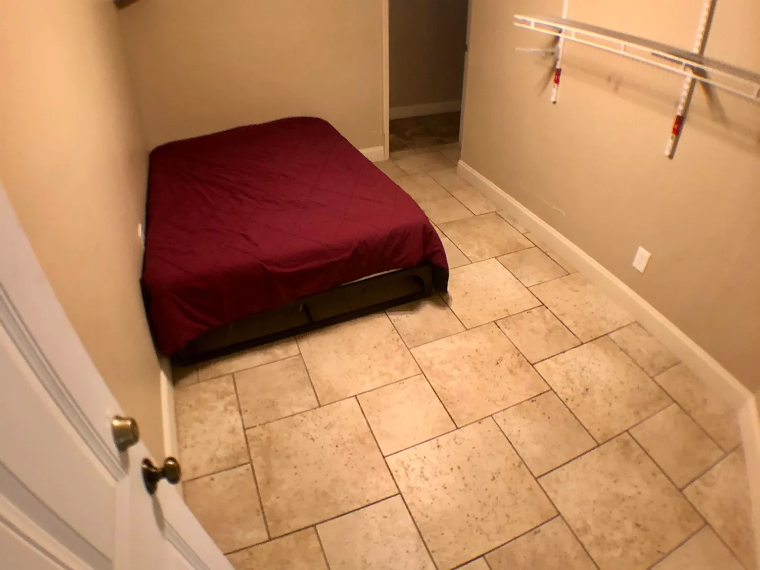 1 bed, 120 sqft, $499 — Photo 2