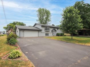 10082 Pilgrim Way, Osseo, MN 55369