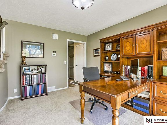 3rd image of 7 Ginger Woods Cir