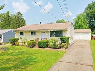 637 Burdie Dr, Hubbard, OH