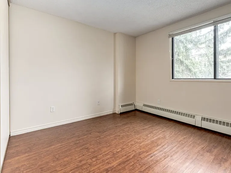 1825 Woodview Dr SW — Photo 29