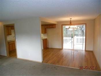 5th image of 519 186th St E