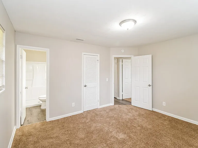 4415 Argentine Dr N — Photo 10