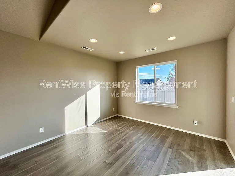 1309 S Jupiter Ave — Photo 7