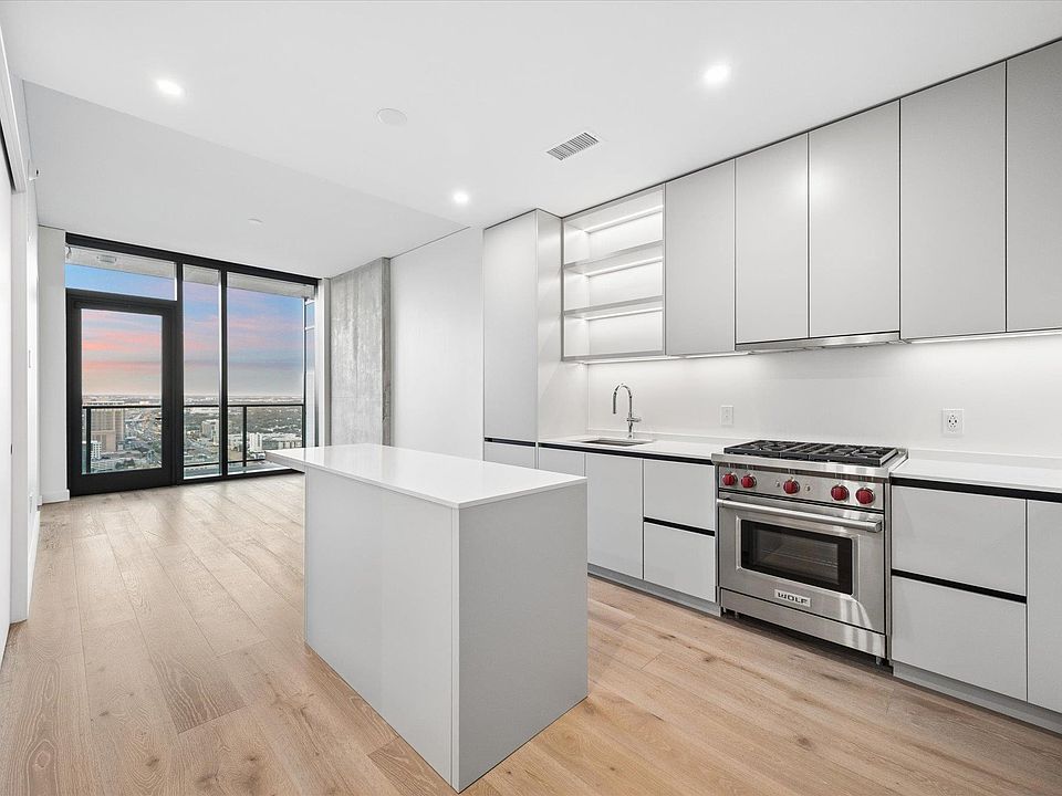 1st image of 610 Davis St #3806