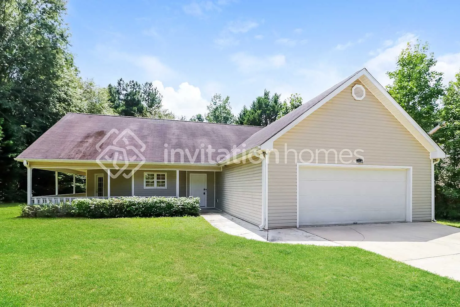 135 Longcreek Dr Covington, GA 30016 — Photo 1