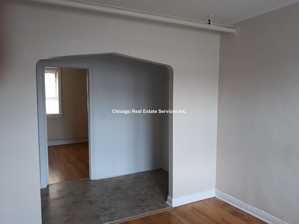 1st image of 6906 N Ravenswood Ave #1