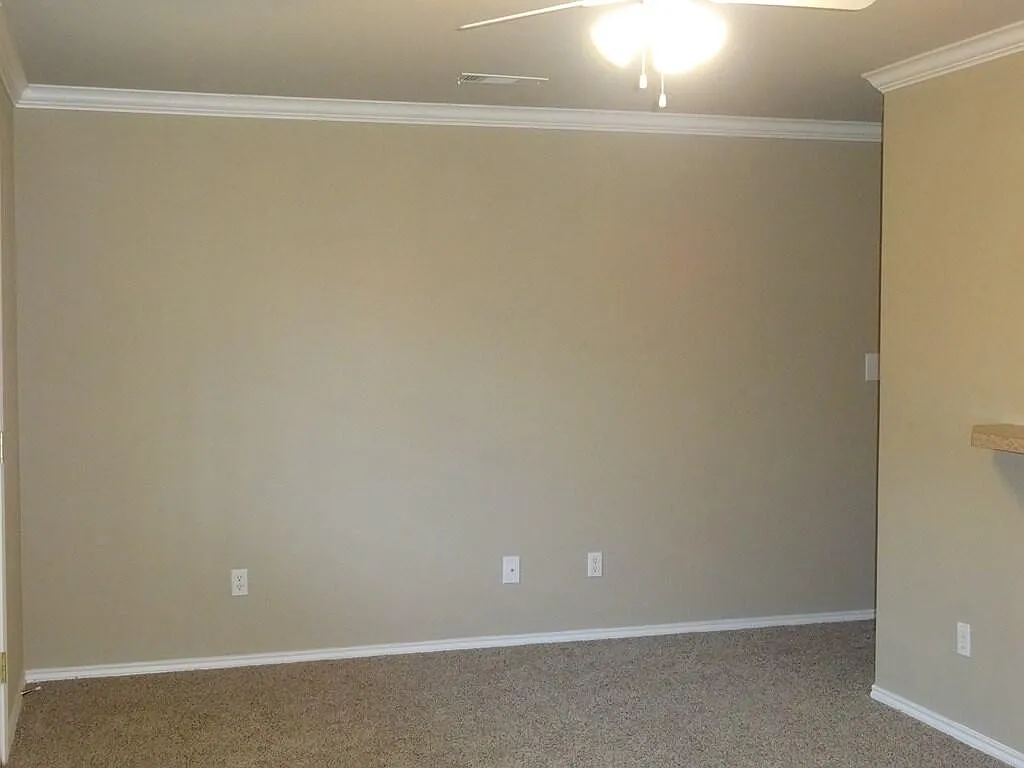 3 bed, 2.0 bath, 1680 sqft, $2,200 — Photo 3