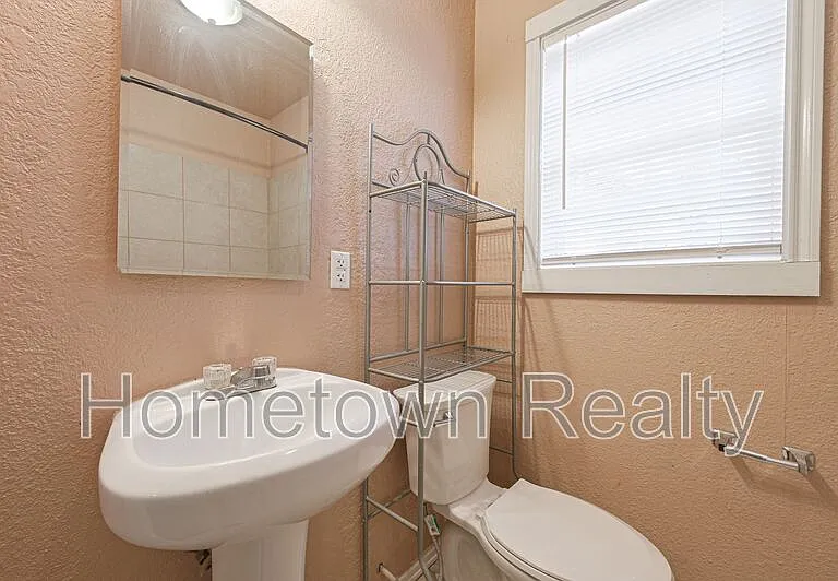 1605 NW 29th St — Photo 12