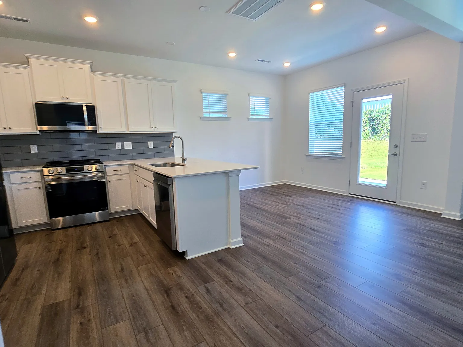 5525 Hydrangea Street - 1 — Photo 3