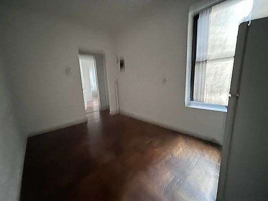 4th image of 73 Saint Pauls Pl APT B5