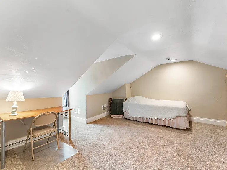 5255 Carnegie St — Photo 6