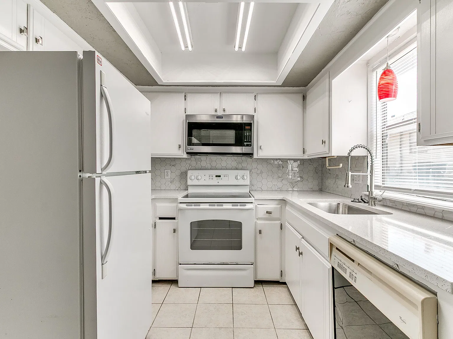 2 bed, 1000 sqft, $1,245 — Photo 4