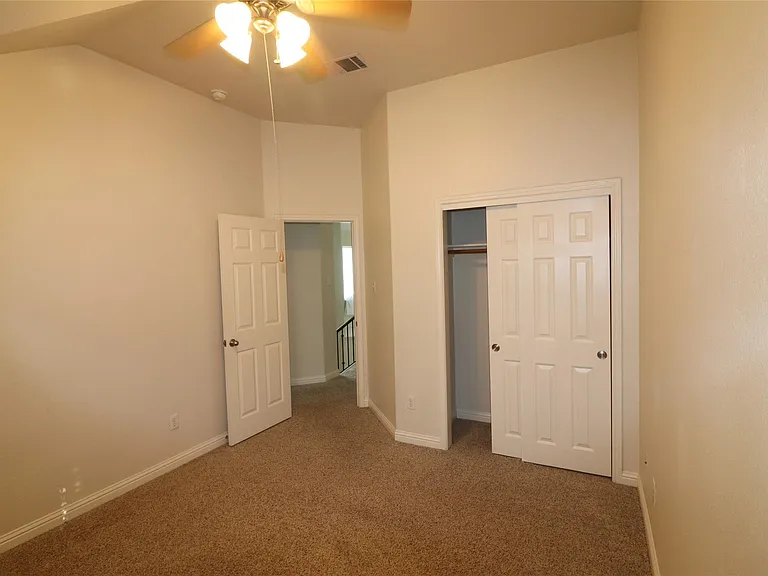 806 Zappa Dr — Photo 7