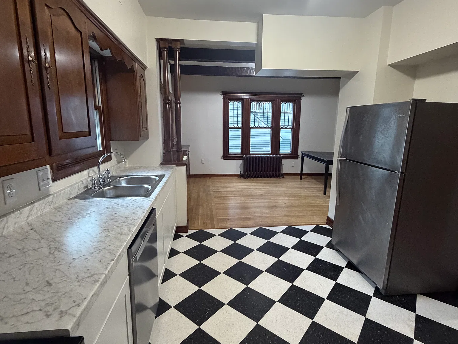 4 bed, 1600 sqft, $3,300 — Photo 2