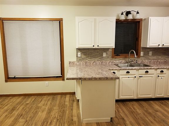 4th image of 607 E Randall St