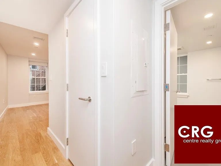22 Fleet St #14D — Photo 4