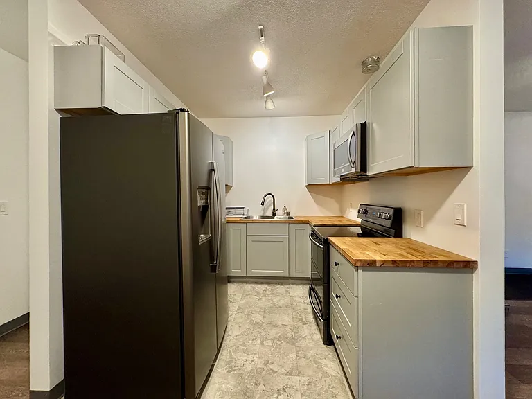 911 3rd St #2TREADWELL — Photo 3