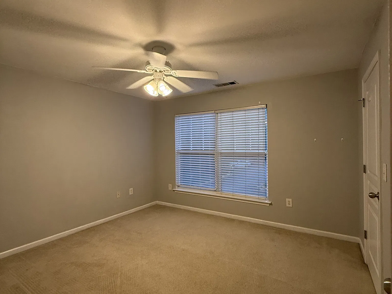 490 Barnett Shoals Road, Unit 913 - 913 — Photo 2