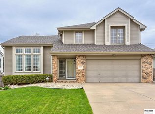 16422 Ames Ave, Omaha, NE 68116