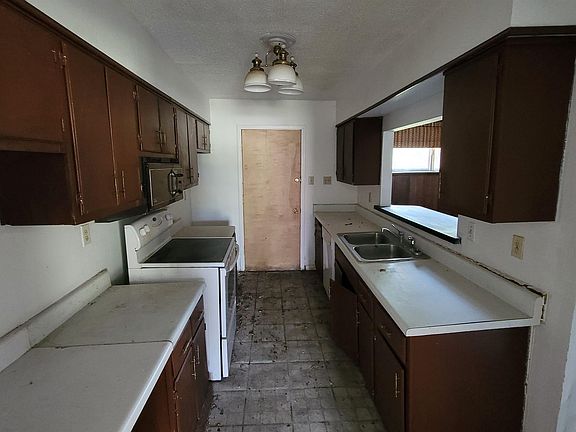 5th image of 2112 Seven Oaks Dr #2112