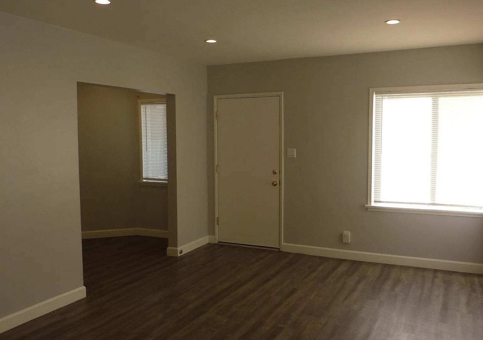 7730 S Comstock Ave — Photo 4