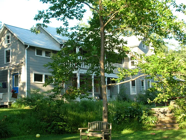 74 Cottage St — Photo 2