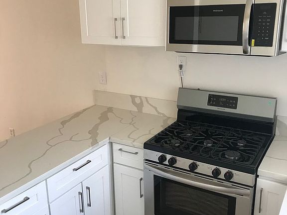 4th image of 6335 Whitsett Ave #3