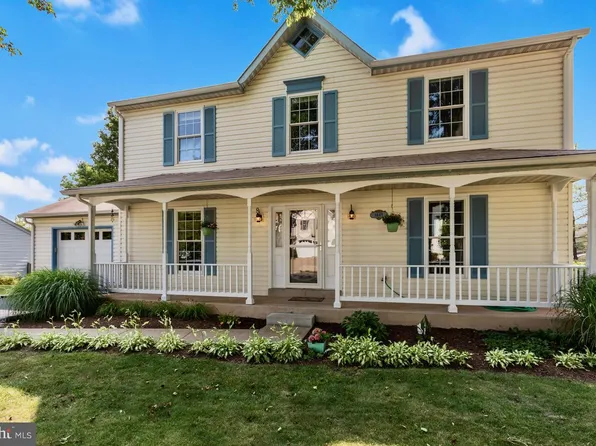 1449 Kingsvale Cir, Herndon, VA 20170