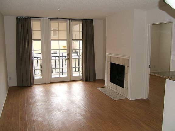 4th image of 328 S Cloverdale Ave APT 108