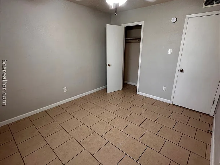 1608 Anderson St — Photo 5