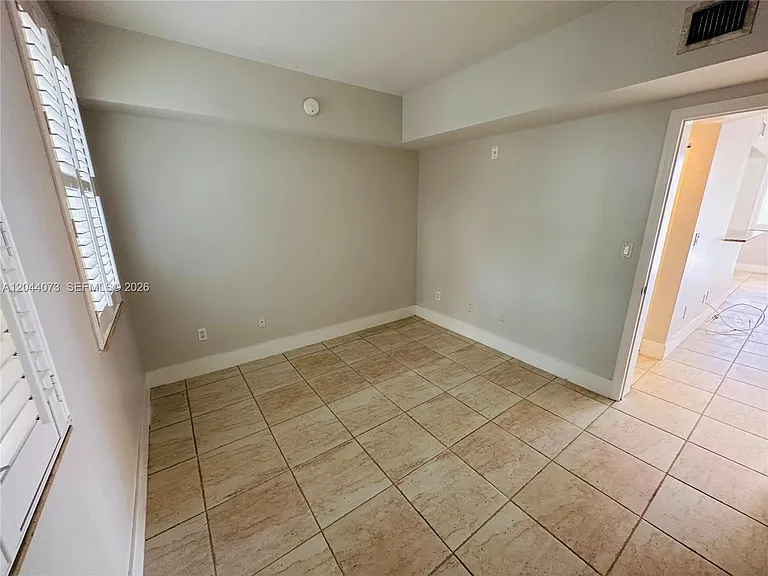 140 Meridian Ave #314 — Photo 34