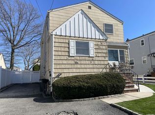 76 3rd Ave, East Rockaway, NY 11518
