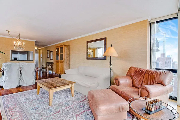 Rented by Level Group | media 14